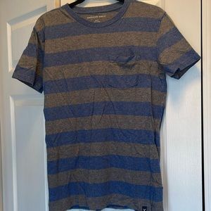 American Eagle NWOT men’s gray/blue stripe short sleeve shirt.